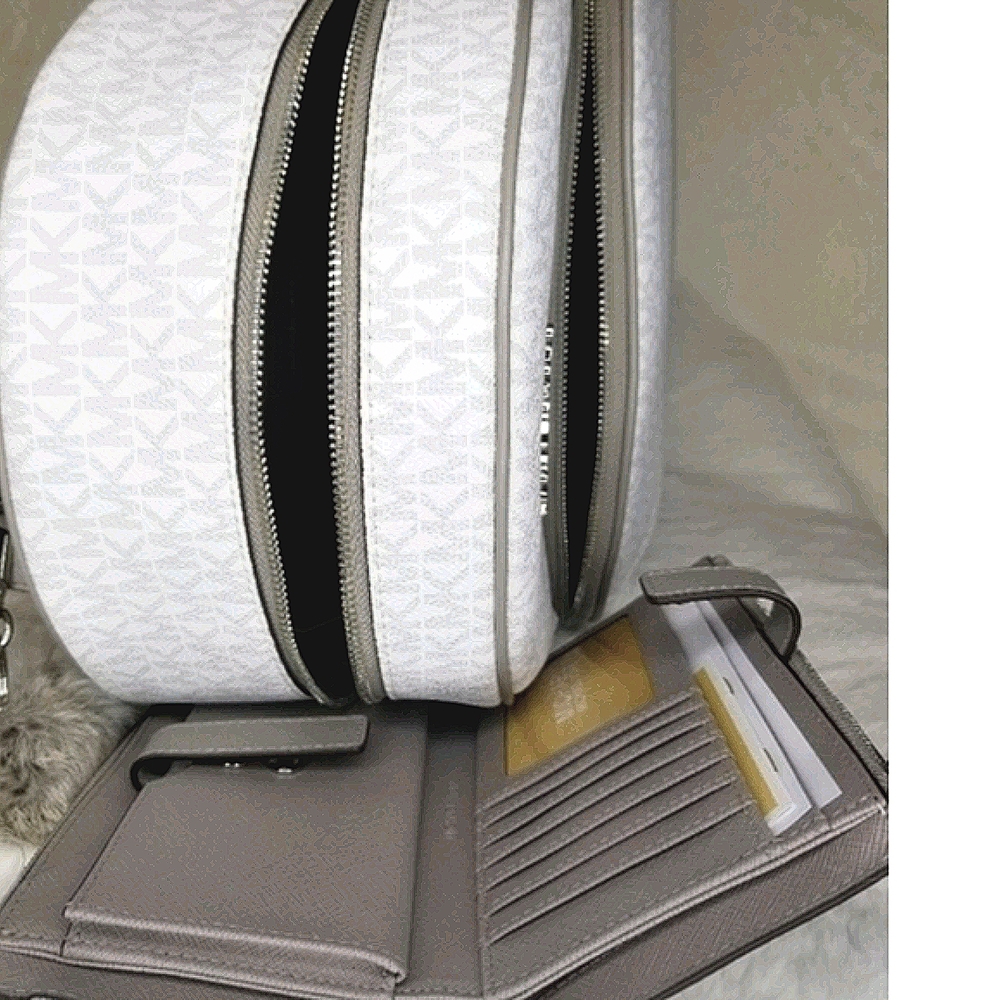 2 pcs Michael Kors Backpack + Wristlet wallet only - Picture 8 of 11
